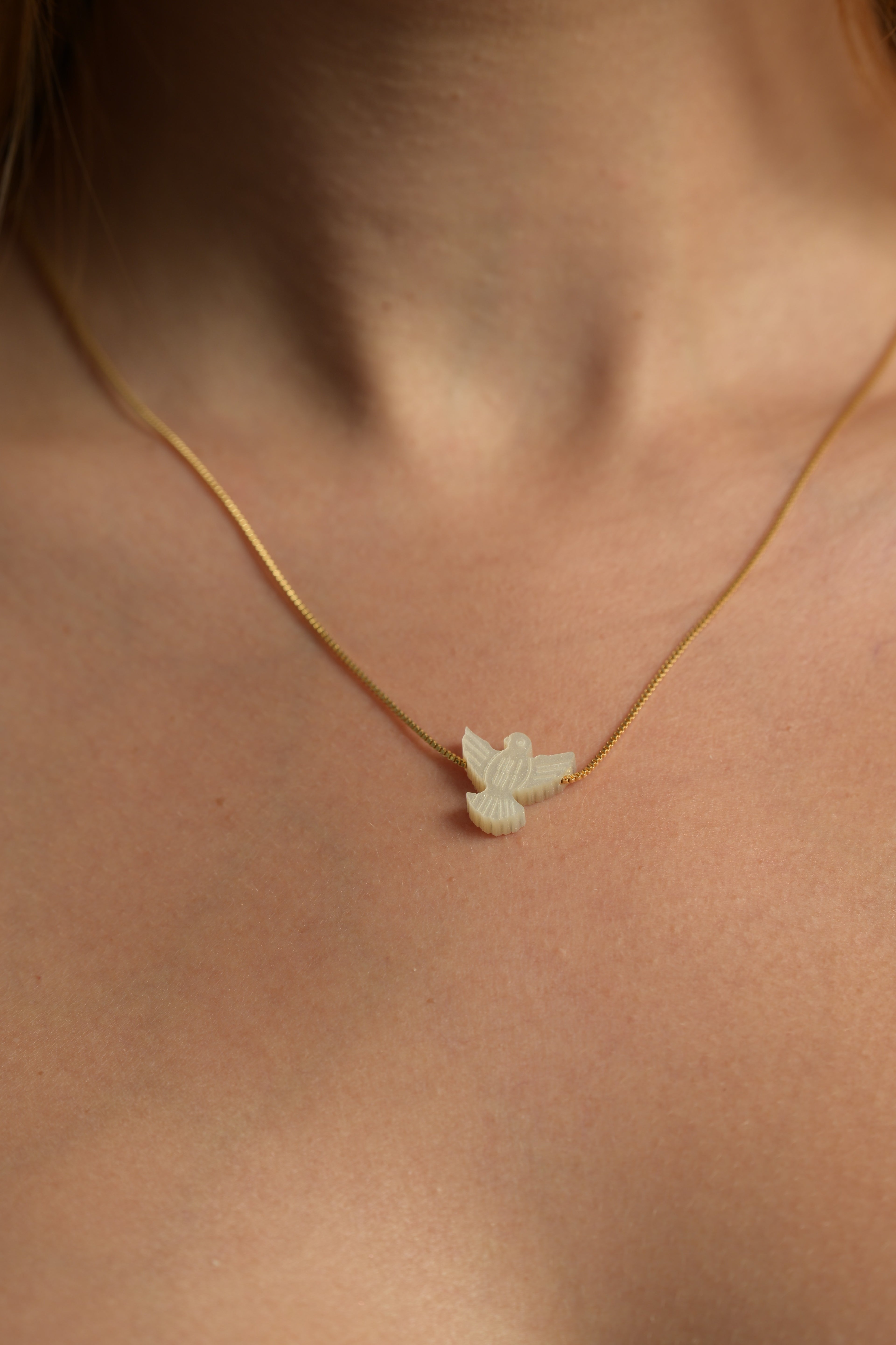 Semijoia Colar Espírito Santo – Dourado