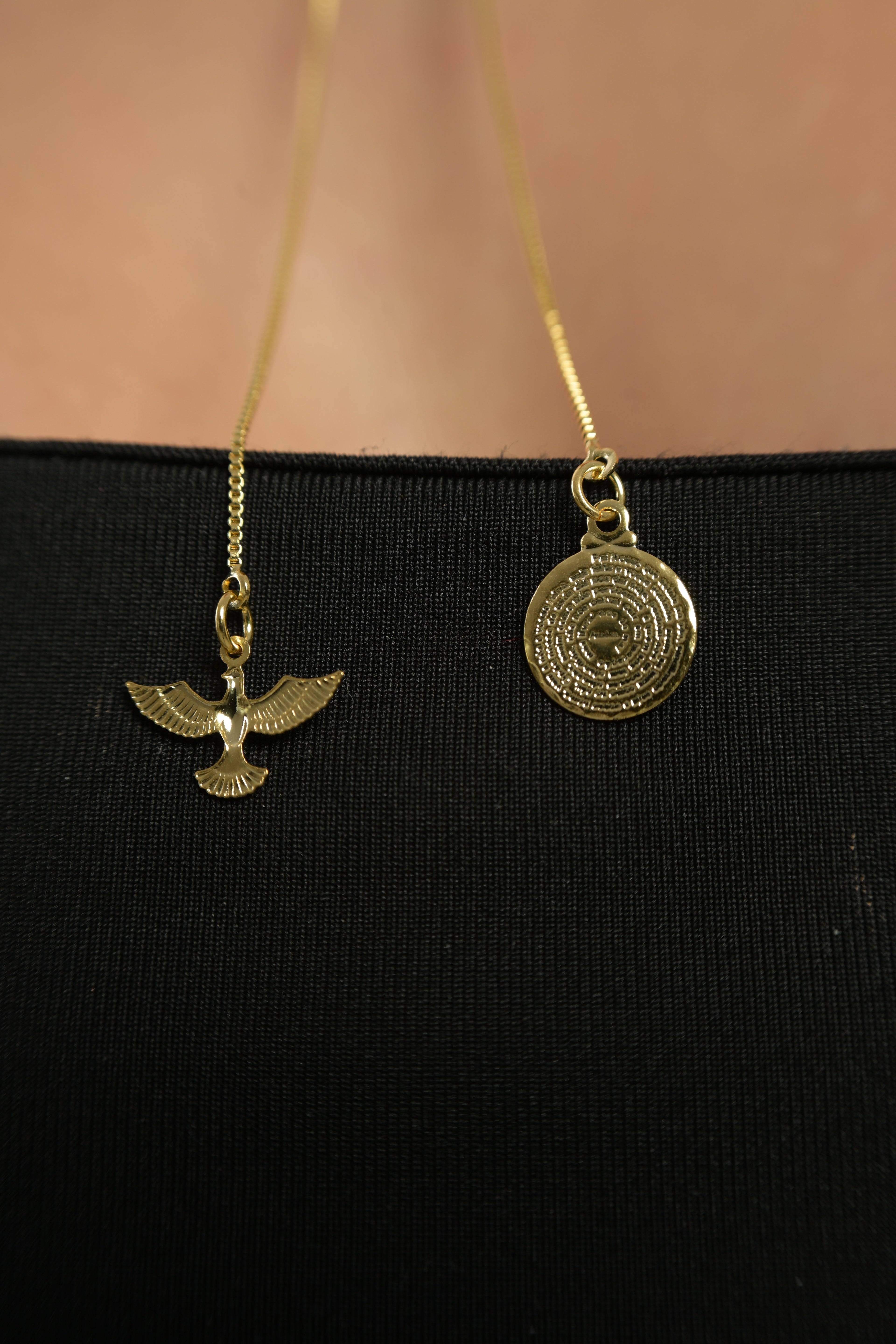 Semijóia Colar gravata.