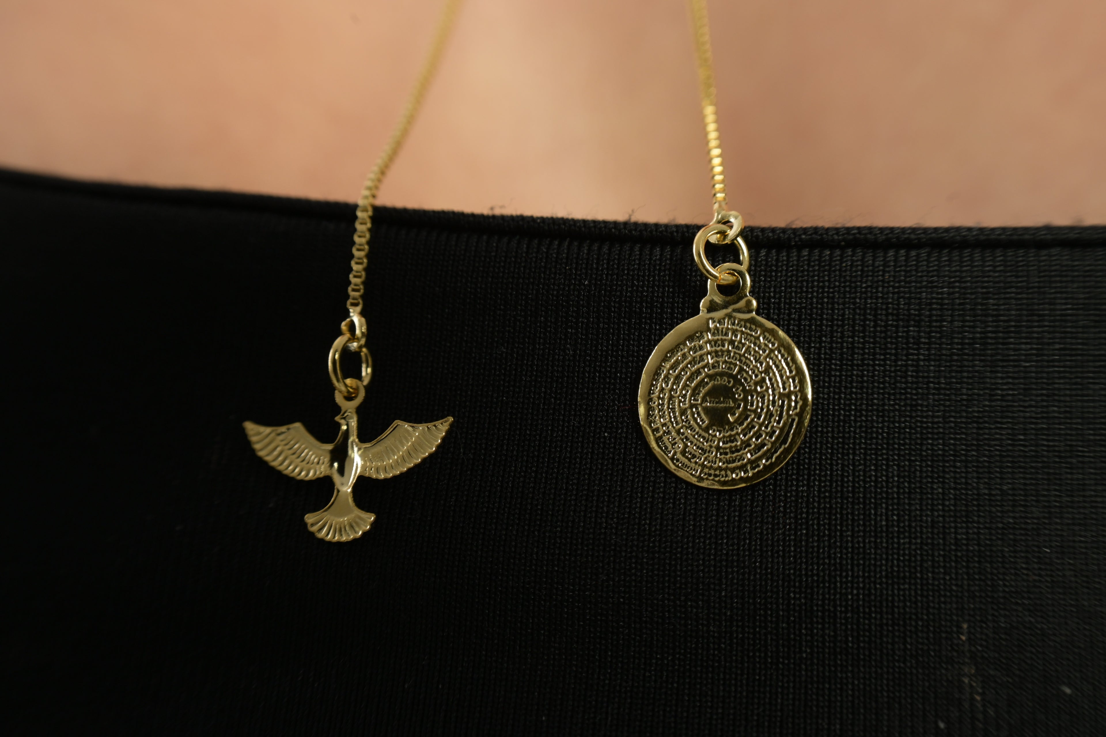 Semijóia Colar gravata.