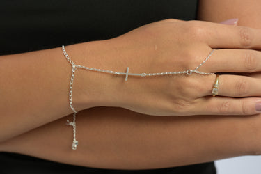 Hand Chain Cruz Prata